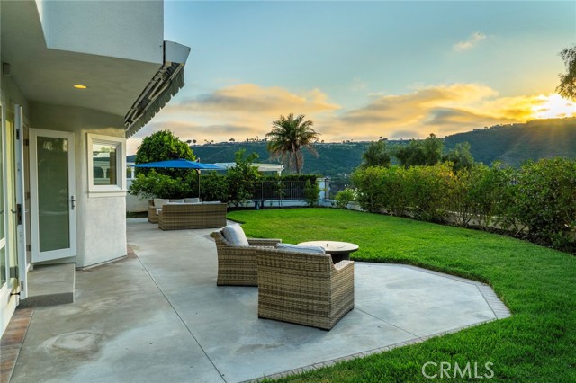 1 New Haven, Laguna Niguel CA: https://media.crmls.org/medias/bb7de4f8-09aa-4e25-b992-de3f00b8d4bc.jpg