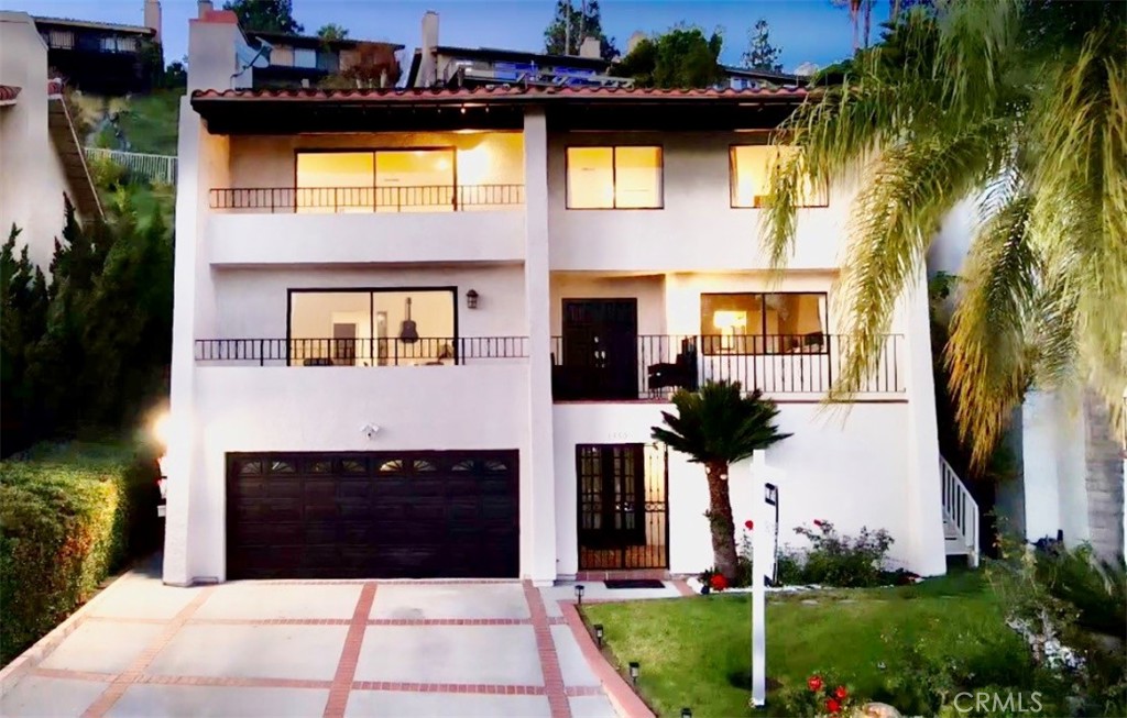 1350 E Tujunga