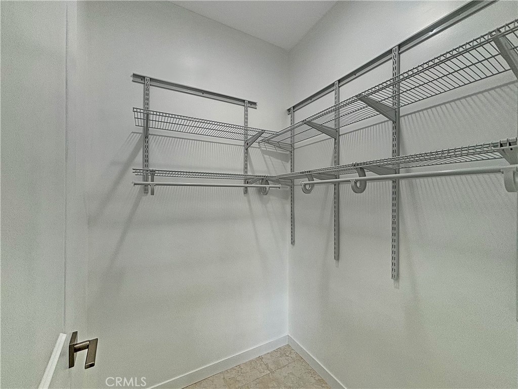 https://media.crmls.org/medias/bb7fdfe2-6af0-4746-94fb-96beedf0c927.jpg?preset=X-Large