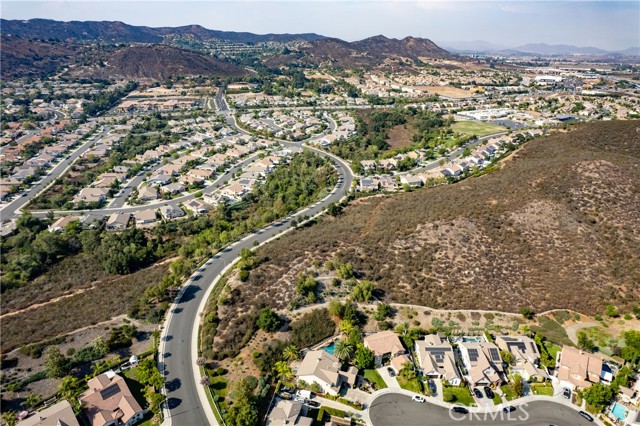 27126 Coral Bells Way, Murrieta CA: https://media.crmls.org/medias/bb80061c-0f00-40b4-9f97-e9b0b429e135.jpg