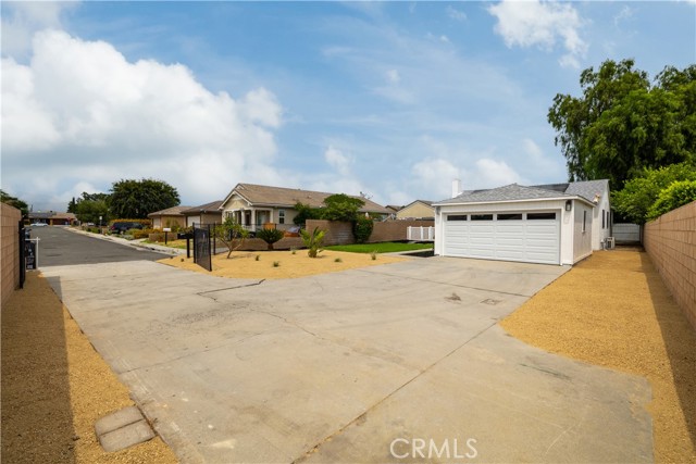 Image 7 of 29 For 4816 Baca Avenue