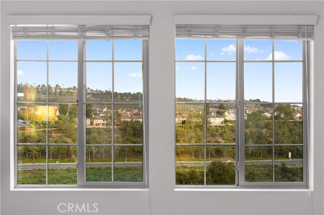 1928 Aliso Canyon Drive, Lake Forest CA: https://media.crmls.org/medias/bb80bddb-cc3b-474d-b43e-20c5ee0e88fc.jpg