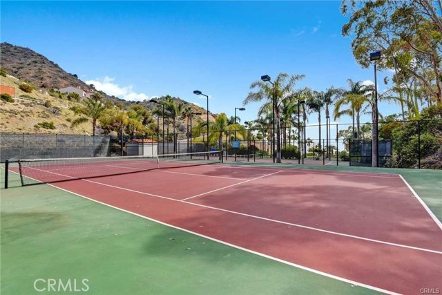 68 Playa Azul, Avalon CA: https://media.crmls.org/medias/bb811c19-a553-4491-b254-7a039c48b56b.jpg