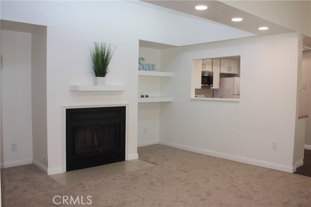 Detail Gallery Image 3 of 22 For 17041 a Ln #B,  Huntington Beach,  CA 92647 - 2 Beds | 2 Baths
