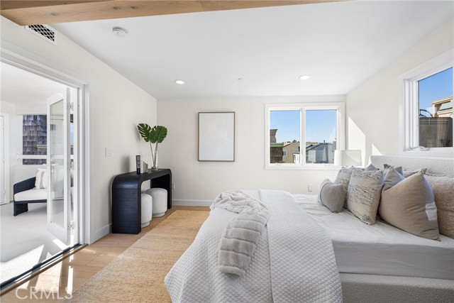 105 A Surfside Avenue, Surfside CA: https://media.crmls.org/medias/bb814695-946f-4df2-8eda-f8f6ebe11114.jpg
