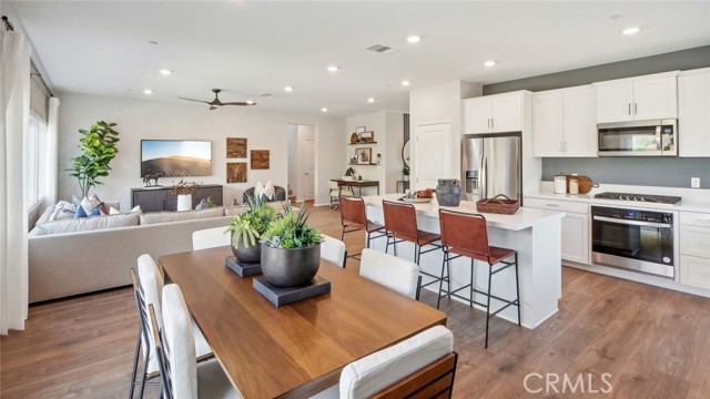 23270 Desert Lily Court, Wildomar CA: https://media.crmls.org/medias/bb8159c6-ad8a-4929-a566-ee62729e6b7d.jpg