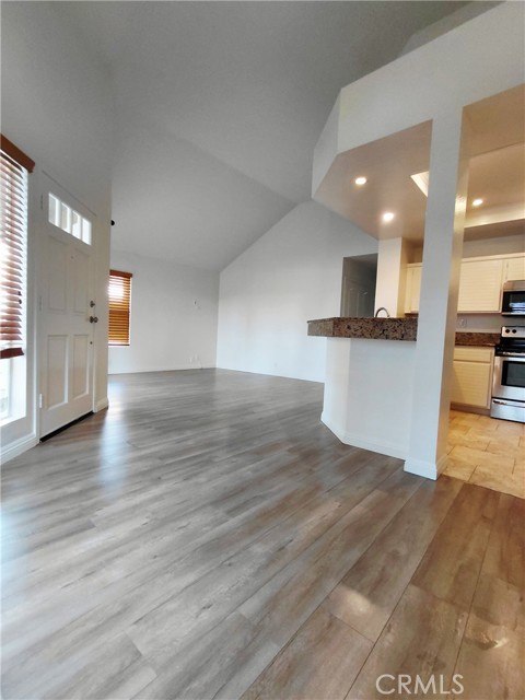 Detail Gallery Image 3 of 9 For 107 Lehigh Aisle, Irvine,  CA 92612 - 2 Beds | 2 Baths