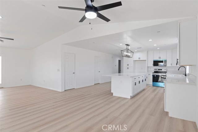 Detail Gallery Image 32 of 42 For 16925 Nanticoke, Apple Valley,  CA 92307 - 4 Beds | 3 Baths