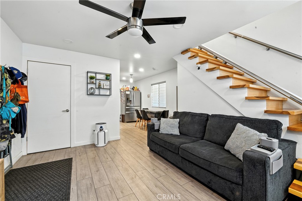 MLS #DW25183548 img 3