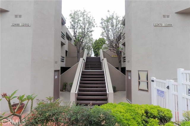 12484 Montecito Road, Seal Beach CA: https://media.crmls.org/medias/bb846603-30dc-4922-91d0-6adce8f84baf.jpg