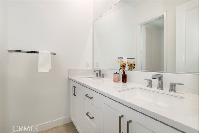 Detail Gallery Image 21 of 35 For 27512 Golden Currant Pl, Valencia,  CA 91381 - 4 Beds | 4 Baths