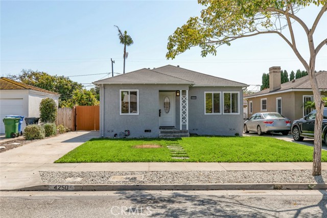 4250 McConnell Boulevard, Los Angeles CA: https://media.crmls.org/medias/bb86b11b-48aa-46a6-8aea-712434ab0a0b.jpg