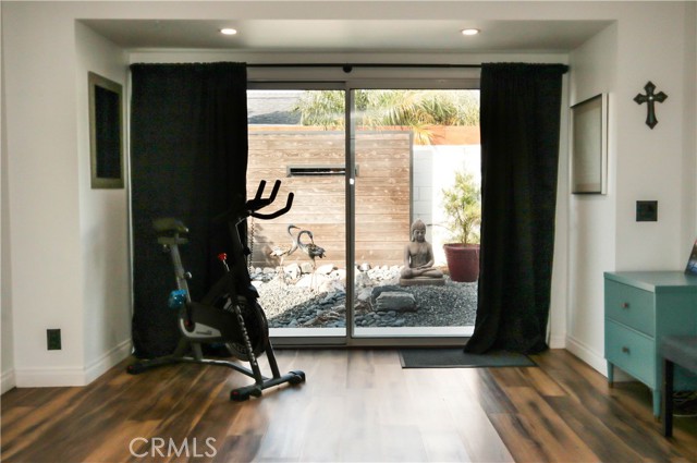 Detail Gallery Image 28 of 57 For 10211 Cliff Dr, Huntington Beach,  CA 92646 - 4 Beds | 3 Baths