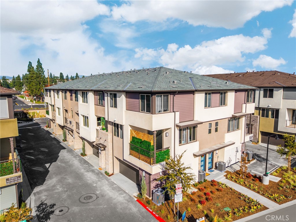 MLS #OC25275494 image #35