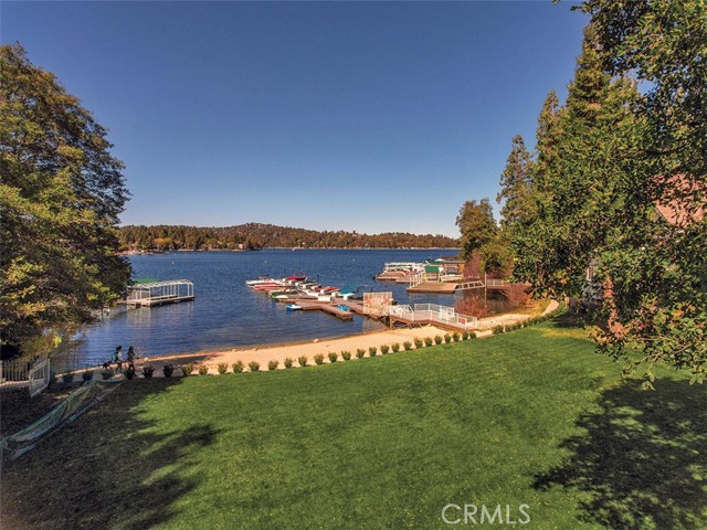 Detail Gallery Image 2 of 37 For 343 Garden, Lake Arrowhead,  CA 92352 - 2 Beds | 2/1 Baths