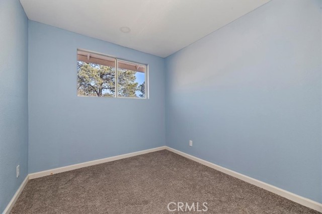 Image 15 of 33 For 63285 Pinyon Drive