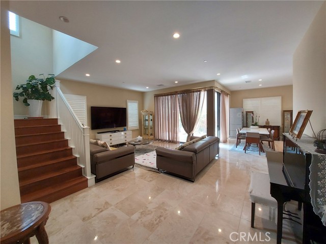 Detail Gallery Image 6 of 9 For 134 Donati, Irvine,  CA 92602 - 4 Beds | 3/1 Baths