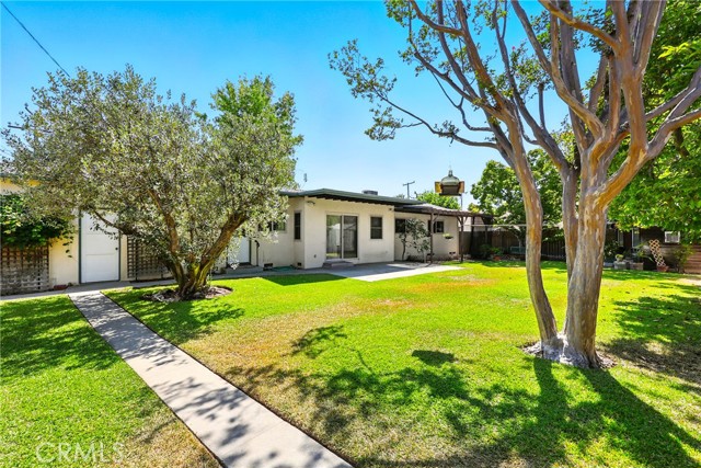 8847 Naomi Avenue, San Gabriel CA: https://media.crmls.org/medias/bb8911d0-fff2-4d2c-9892-f22122a2c72b.jpg