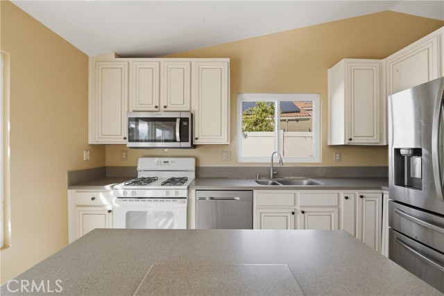 Detail Gallery Image 8 of 60 For 44953 Camino Alamosa, Temecula,  CA 92592 - 3 Beds | 2 Baths