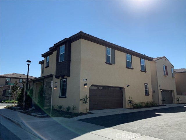 Detail Gallery Image 3 of 17 For 14509 Verona Pl, Corona,  CA 92880 - 4 Beds | 3/1 Baths
