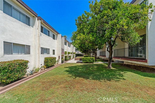 820 N Raymond Avenue, Pasadena CA: https://media.crmls.org/medias/bb8aa6c9-0575-4b75-b4f2-e0c0551c5ba1.jpg