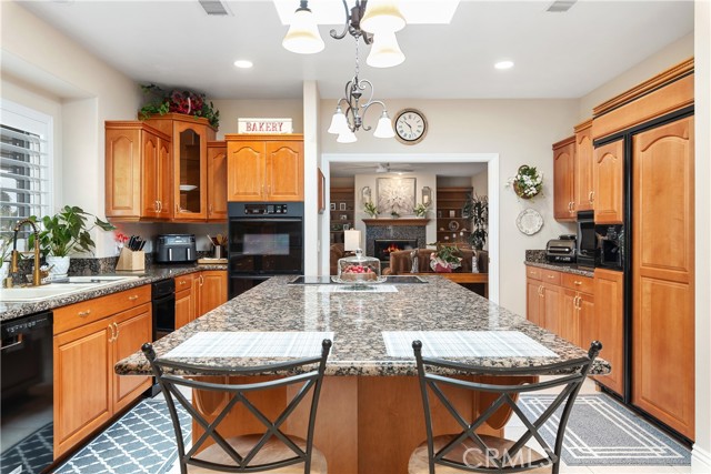 Detail Gallery Image 9 of 42 For 40201 Calle De Suenos, Murrieta,  CA 92562 - 5 Beds | 5/1 Baths