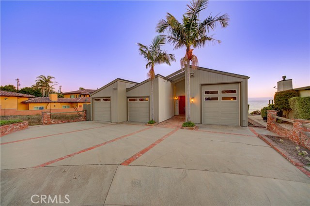 Detail Gallery Image 2 of 40 For 2091 Shoreline Dr, Pismo Beach,  CA 93449 - 3 Beds | 2/1 Baths