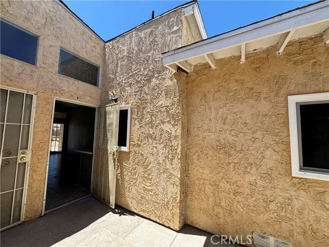 16209 Juniper Street, Hesperia CA: https://media.crmls.org/medias/bb8b4212-ddca-4c82-99e4-99d51064ed25.jpg