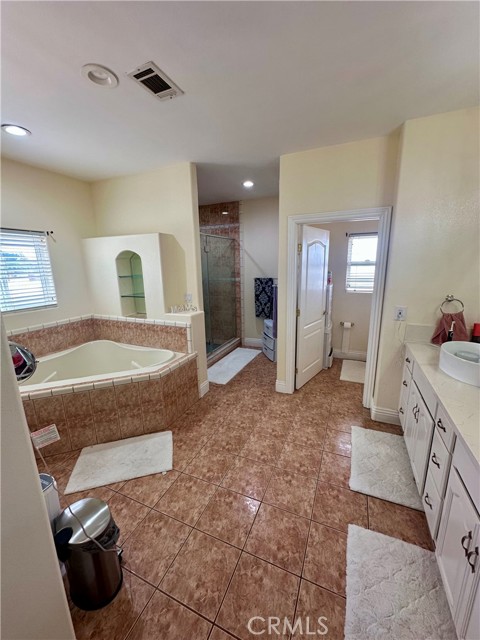 42500 20th Street West, Lancaster CA: https://media.crmls.org/medias/bb8b531e-1a8d-436c-a137-19f203c0703d.jpg