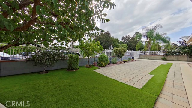 5633 Denny photo 6