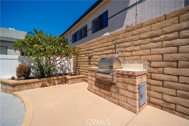 811 Oceanhill Drive, Huntington Beach CA: https://media.crmls.org/medias/bb8b9166-f602-475d-a8c8-c36789b9bb7a.jpg