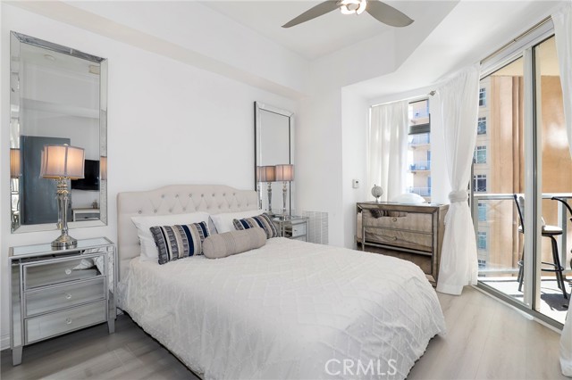 488 E Ocean Boulevard, Long Beach CA: https://media.crmls.org/medias/bb8b9222-abed-411a-93bc-08133fb9c222.jpg