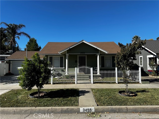 Detail Gallery Image 1 of 12 For 3455 Locust St, Riverside,  CA 92501 - 2 Beds | 1 Baths