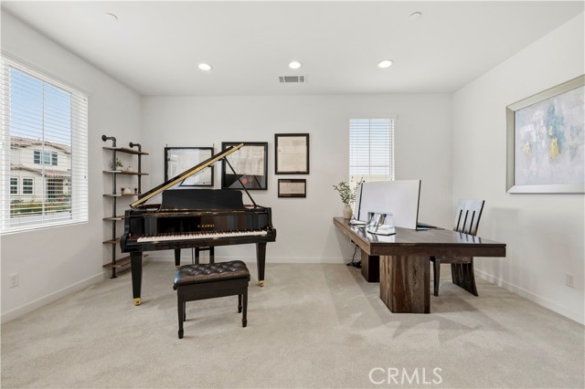 5 Bed Home for Sale in Saugus, California