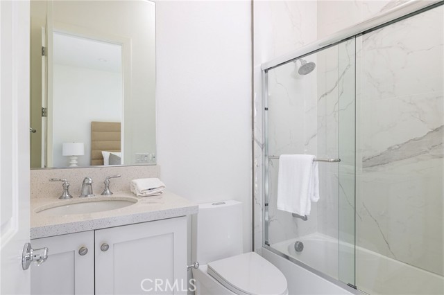 Detail Gallery Image 33 of 52 For 104 Interstellar, Irvine,  CA 92618 - 5 Beds | 5/1 Baths