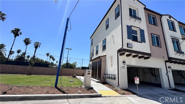 102 Hudson, Pomona CA: https://media.crmls.org/medias/bb8cb4b6-7d6c-4208-b8ae-d015367e96e3.jpg
