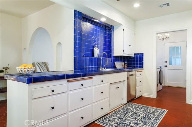 Detail Gallery Image 22 of 47 For 6953 Orion Ave, Van Nuys,  CA 91406 - 3 Beds | 2 Baths