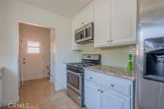 Detail Gallery Image 10 of 18 For 7857 Whitsett Ave, North Hollywood,  CA 91605 - 4 Beds | 3 Baths
