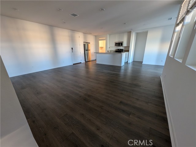 Detail Gallery Image 2 of 15 For 4152 E Axis Privado #205,  Ontario,  CA 91764 - 3 Beds | 2 Baths