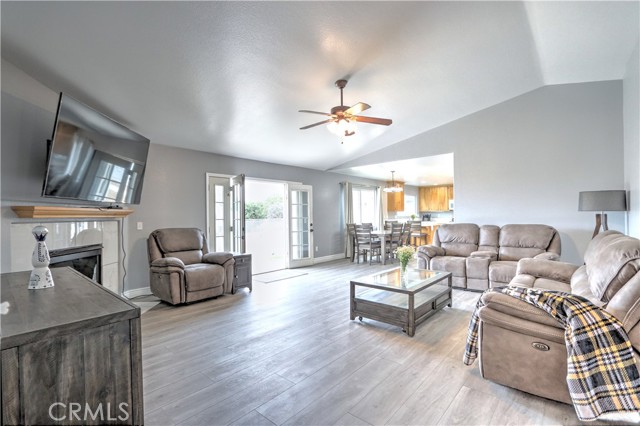 Detail Gallery Image 8 of 29 For 13404 High Res Way, Perris,  CA 92570 - 4 Beds | 2 Baths