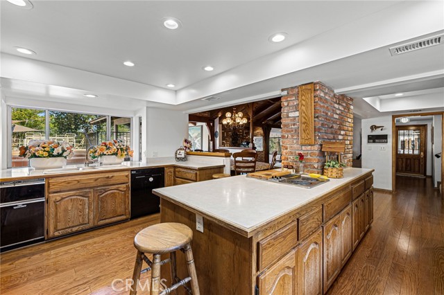 Image 16 of 75 For 1146 Sandhurst Lane