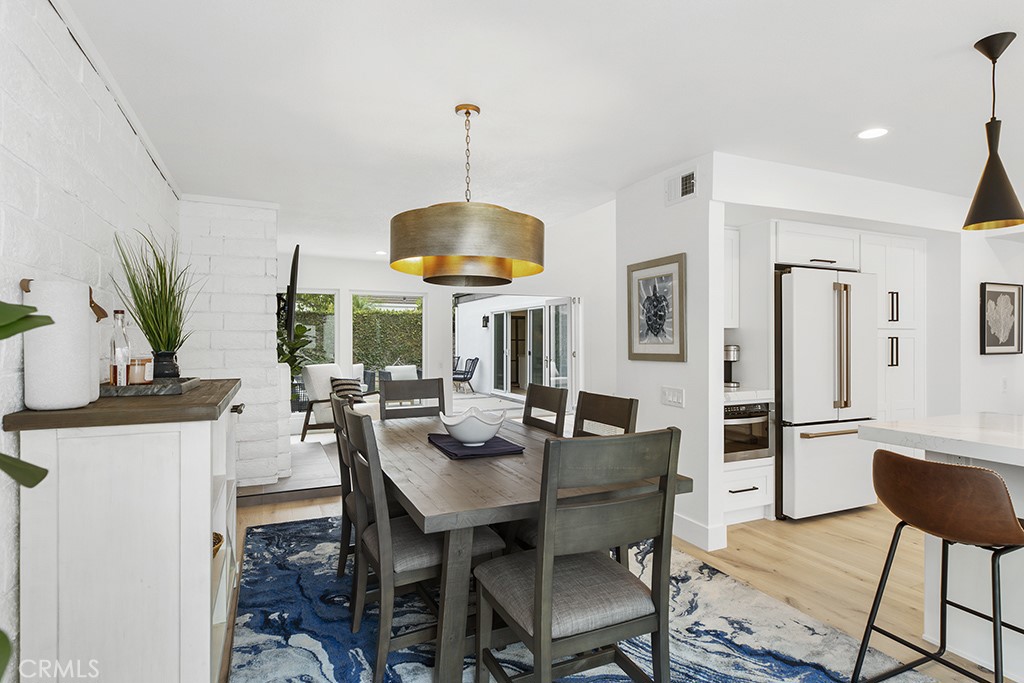 Bb90ca01 Eb44 4399 B89c Fb12053c3e54