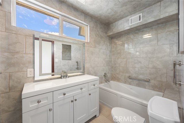 Detail Gallery Image 21 of 26 For 14620 Addison St, Sherman Oaks,  CA 91403 - 4 Beds | 3 Baths