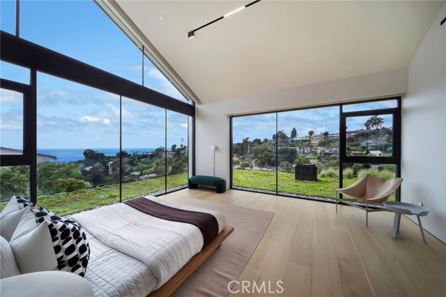 1000 Oriole Drive, Laguna Beach CA: https://media.crmls.org/medias/bb9112ef-bf80-40b4-b8a9-5200af151019.jpg