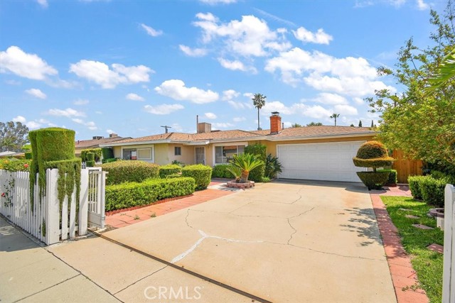 Detail Gallery Image 1 of 16 For 16321 Randall Ave, Fontana,  CA 92335 - 3 Beds | 2 Baths