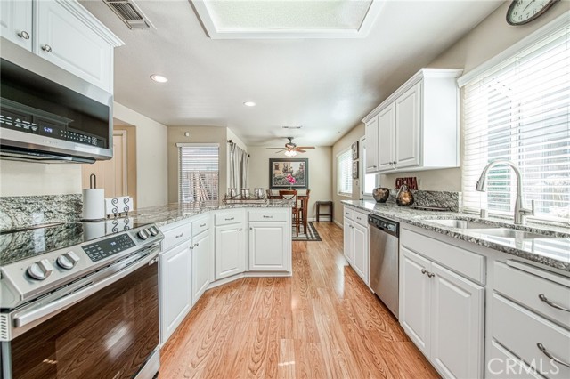 Detail Gallery Image 13 of 34 For 10668 Lighthouse Dr, Fresno,  CA 93730 - 3 Beds | 3 Baths