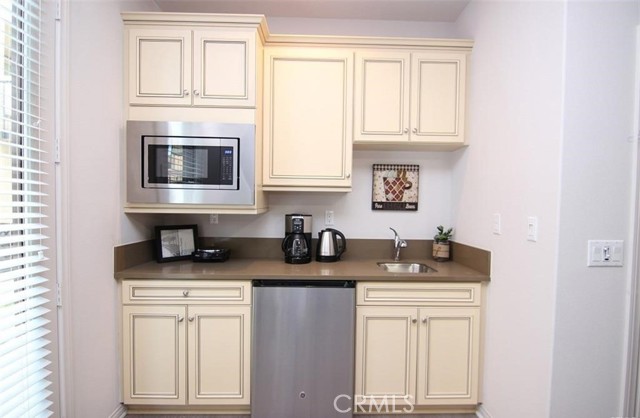 1330 Clementine Way, Fullerton CA: https://media.crmls.org/medias/bb91ce08-72e7-483a-94f7-3fcdcb10a27c.jpg