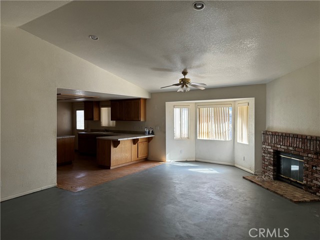 Detail Gallery Image 6 of 18 For 58129 Aurora Dr, Yucca Valley,  CA 92284 - 3 Beds | 2 Baths