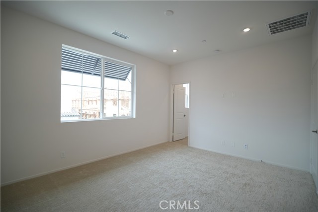 Detail Gallery Image 5 of 12 For 16133 Spicebush Ln, Chino,  CA 91710 - 3 Beds | 2/1 Baths