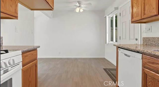 Detail Gallery Image 7 of 9 For 45122 Date, Lancaster,  CA 93534 - 3 Beds | 2 Baths